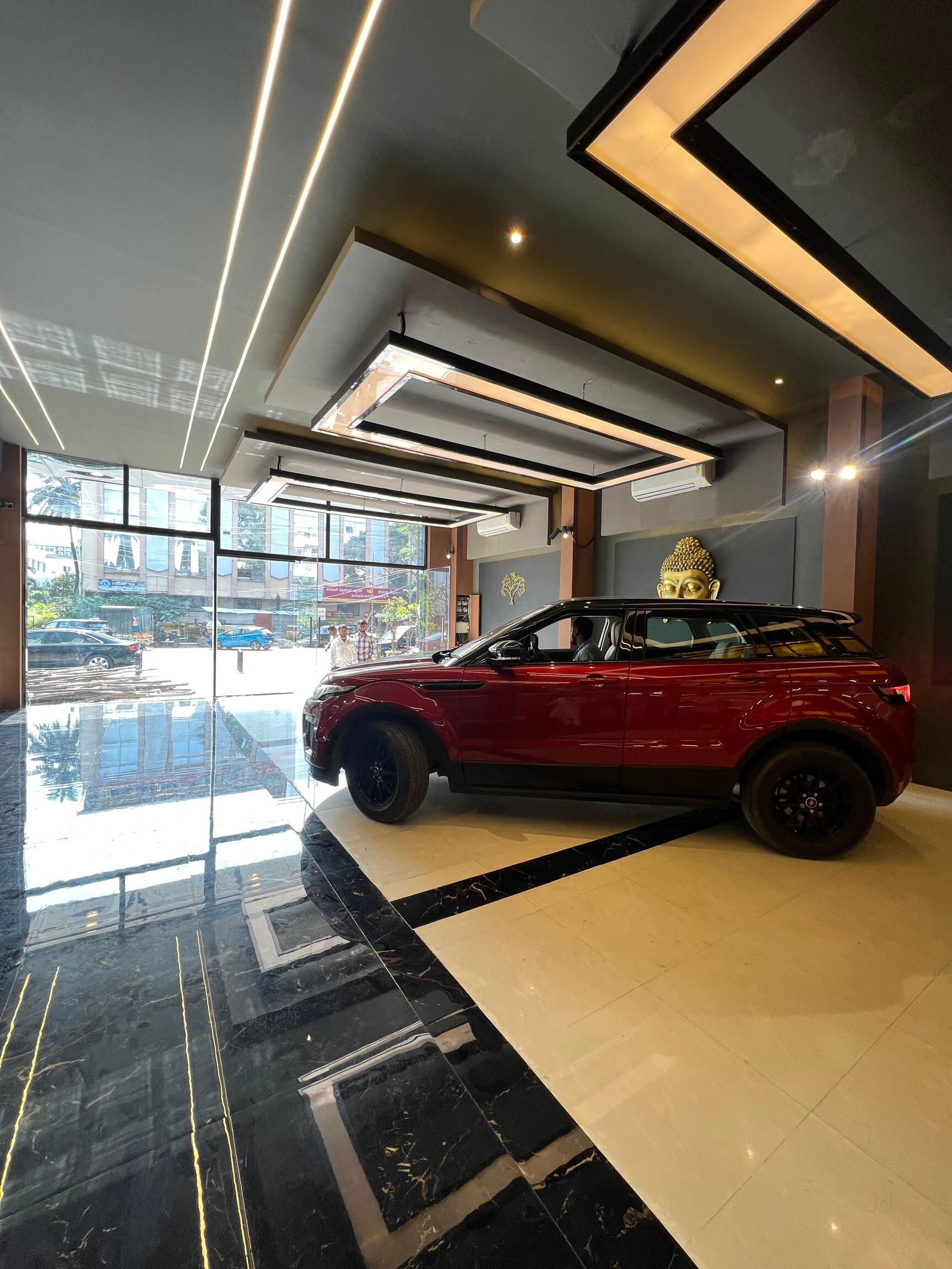 Custom Motor Club in Cunningham Road,Bangalore Best Motor Sports