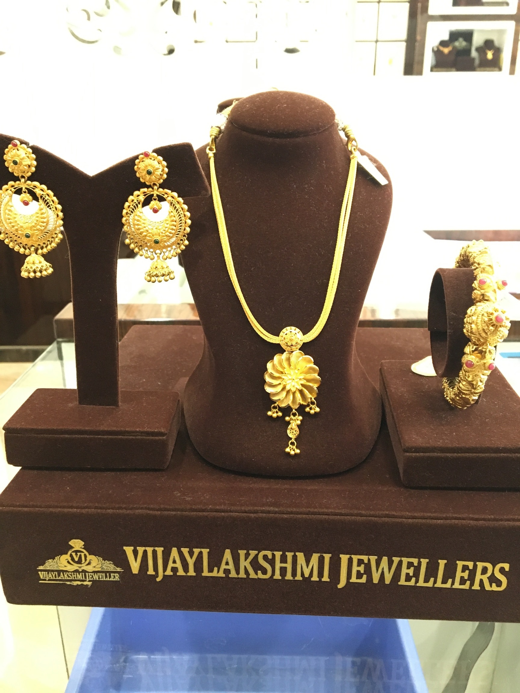 Vijaylakshmi Jewellers in Ramamurthy Nagar,Bangalore - Best Gold