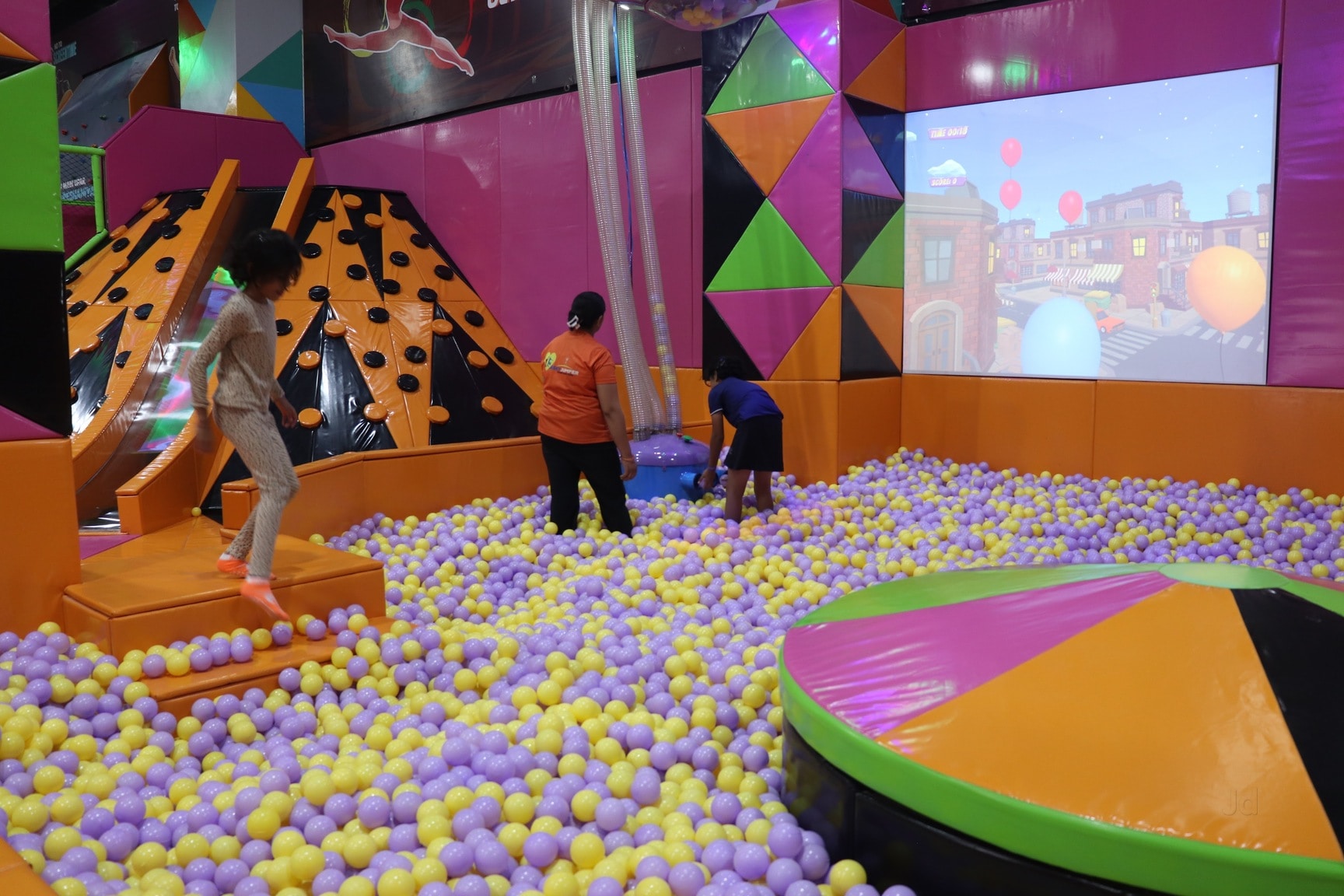 Find list of Skyjumper Trampoline Park in Azamgarh near me - Justdial