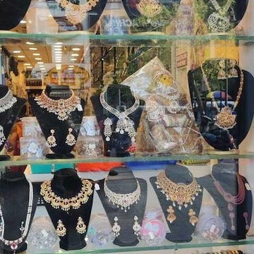 Sridevi gold covering pondy bazaar store