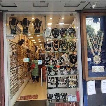 Sridevi gold covering pondy bazaar store