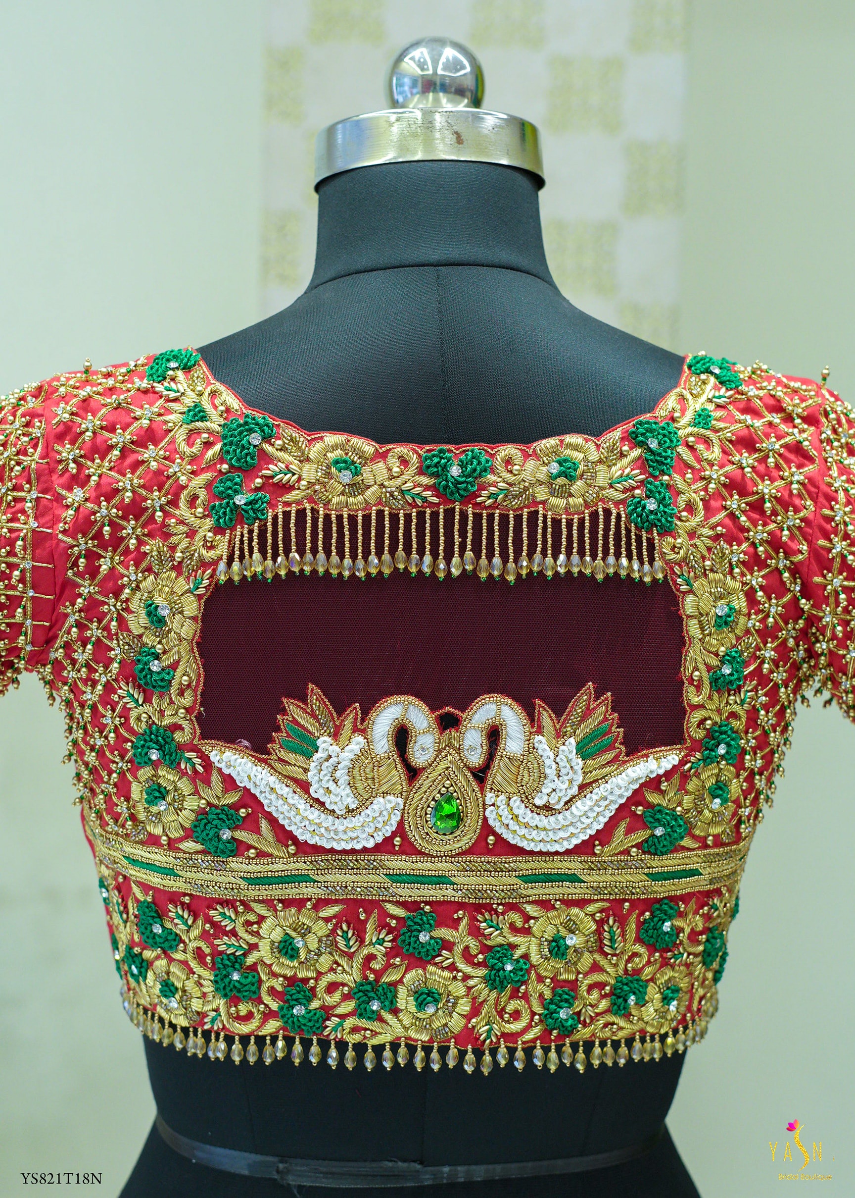 Blouse Marriage Boutique Shop Bridal Blouse Stitching Near Me Online Get Designer  Blouses, image size:1728x2419