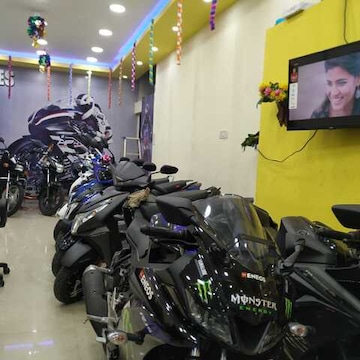 Bike world vyasarpadi sales