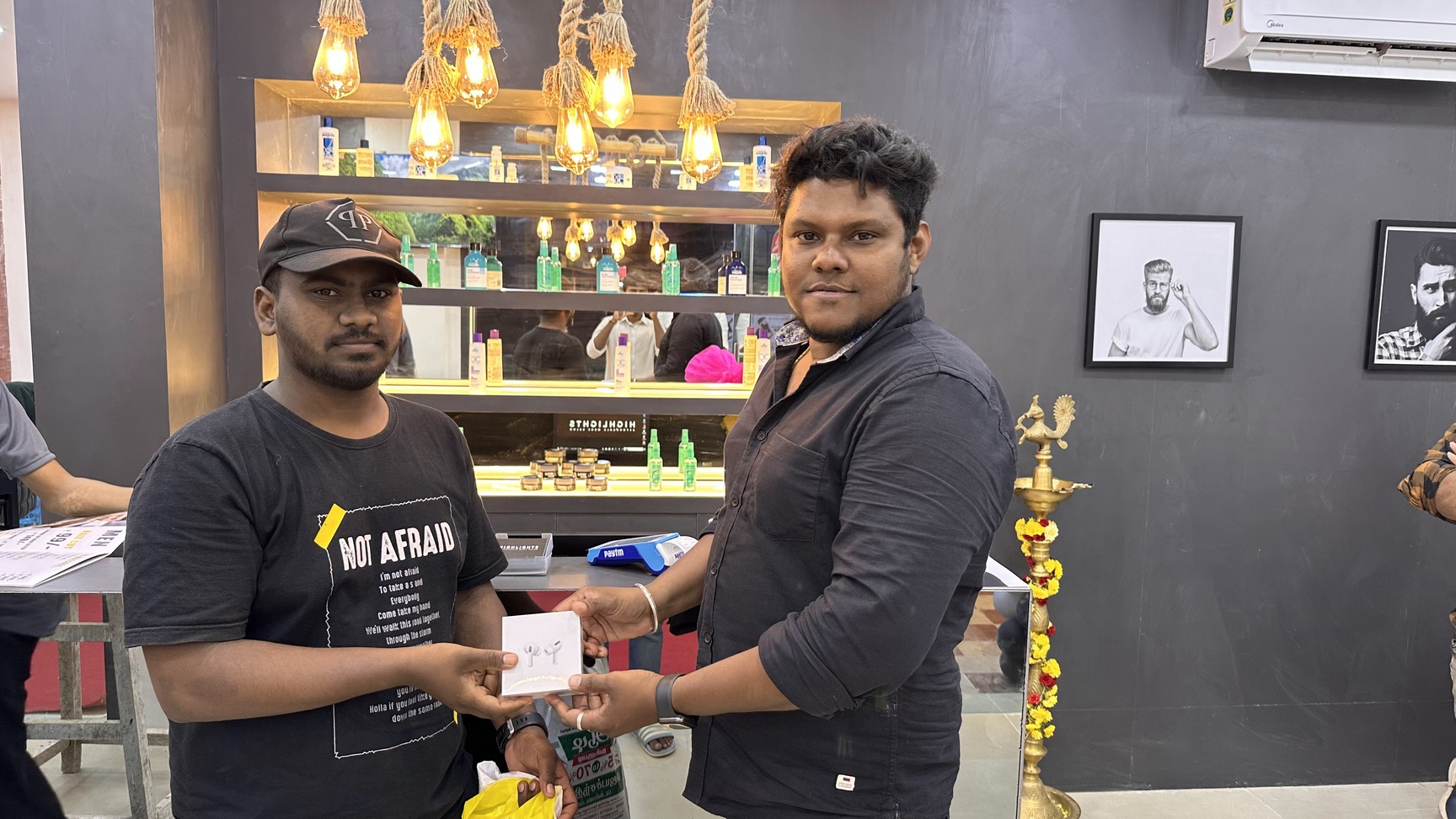 Highlights Affordable Mens Salon in Medavakkam,Chennai Best Salons in