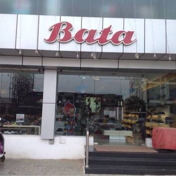 Bata showroom near vadapalani store