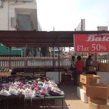 Bata showroom near medavakkam shop