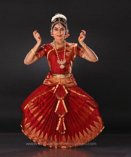 Chennai Bharatanatyam Dress For Rent Near Me Rent (Size 36) Bharathanatyam Costume Long Pallu (MO 104 Chennai Bharatanatyam Dress For Rent Near Me Rent (Size 36) Bharathanatyam Costume Long Pallu (MO 104
