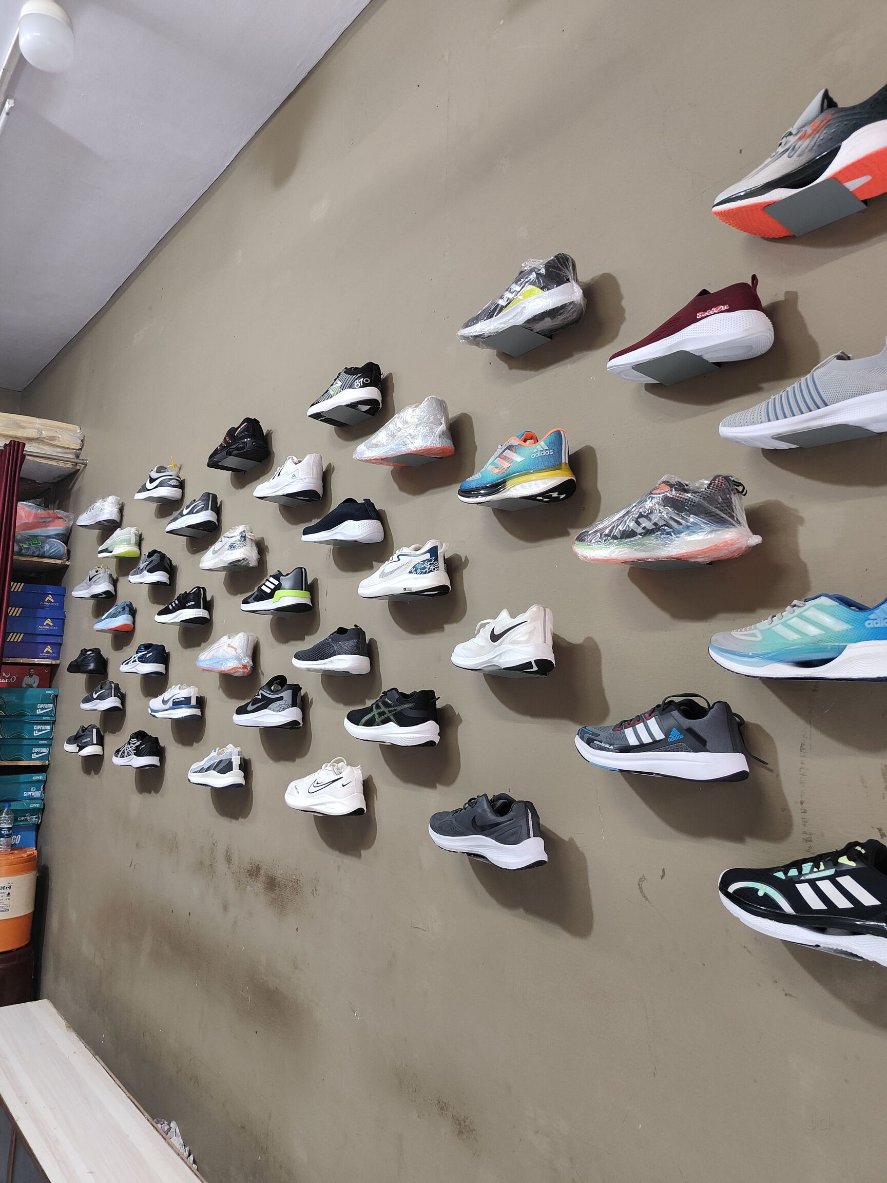 bike Air Jordan Shoe Dealers in Old Ballygunge 1St Lane