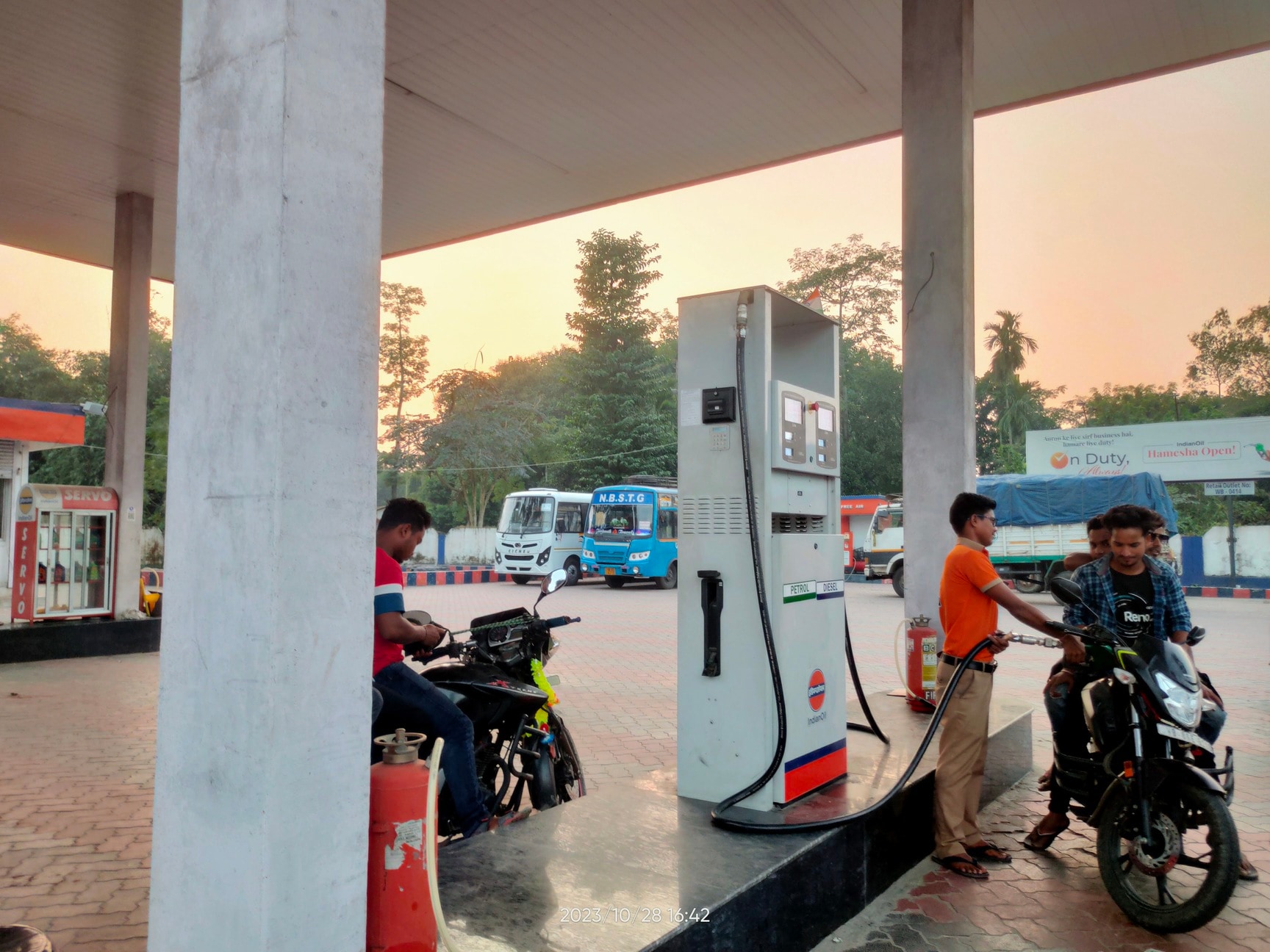 Top Petrol Pumps in Pran Narayan Road - Best Petrol Filling Stations near  me - Justdial