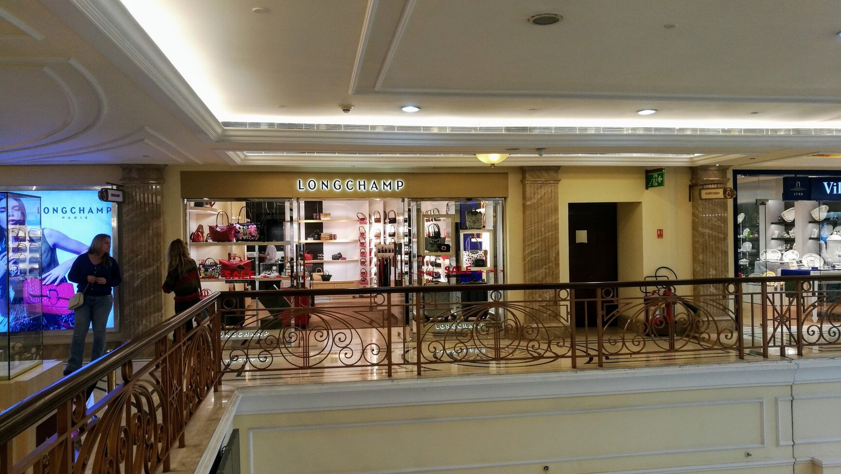 Longchamp (DLF Emporio Mall) in Vasant Kunj,Delhi - Best Western
