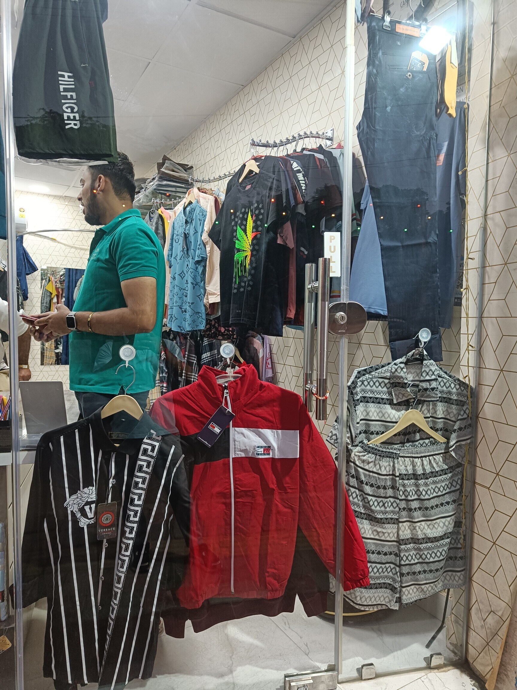 Factory outlet chattarpur metro sale