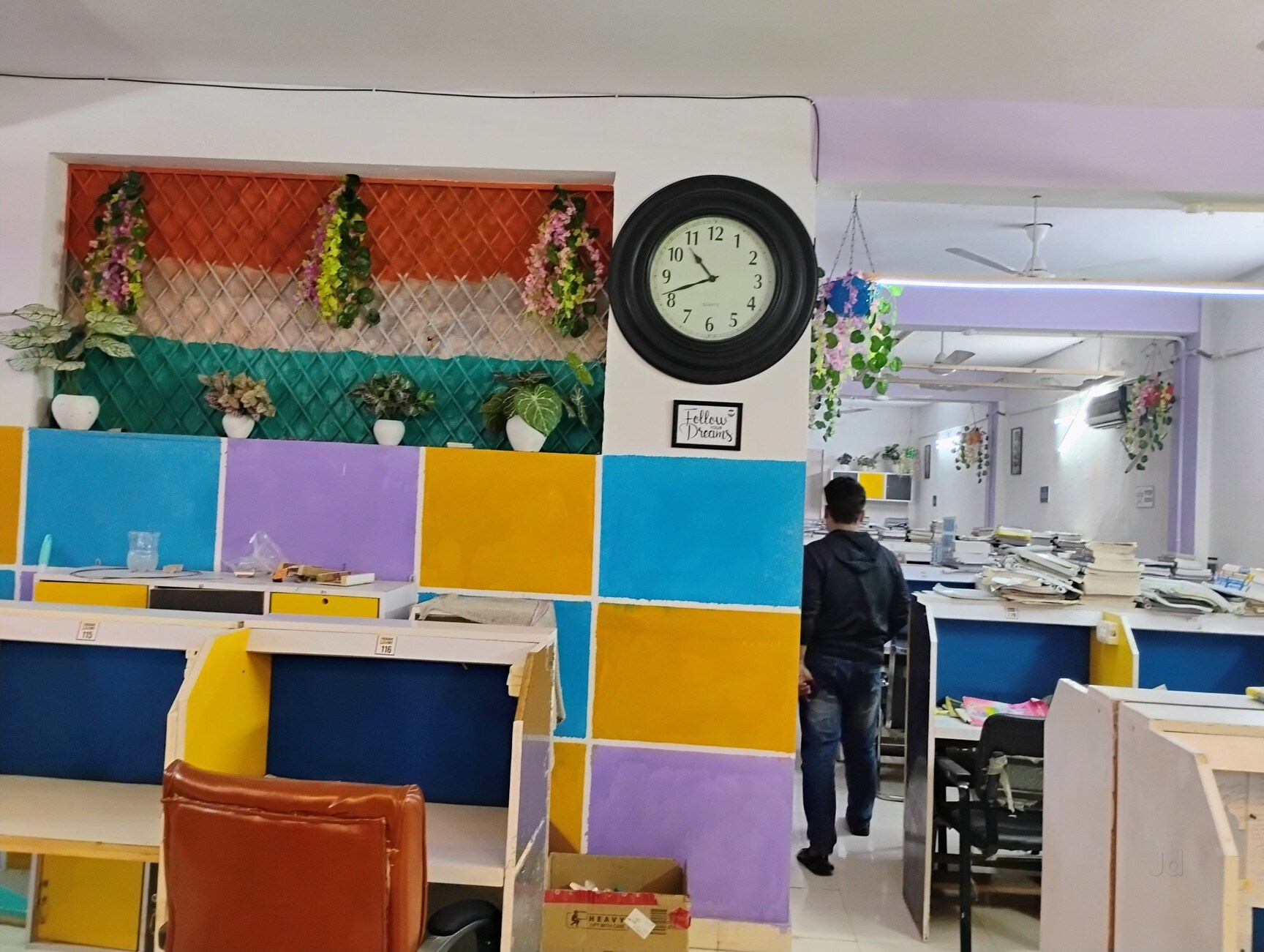 Friends Library (Largest & Luxuries Libraries Chain) 3
