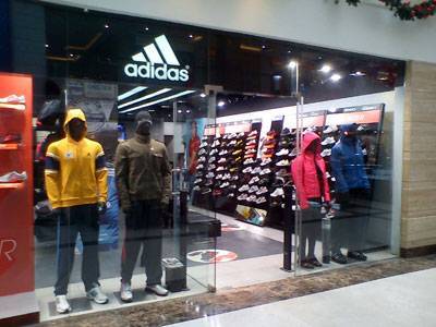 mahipalpur adidas outlet