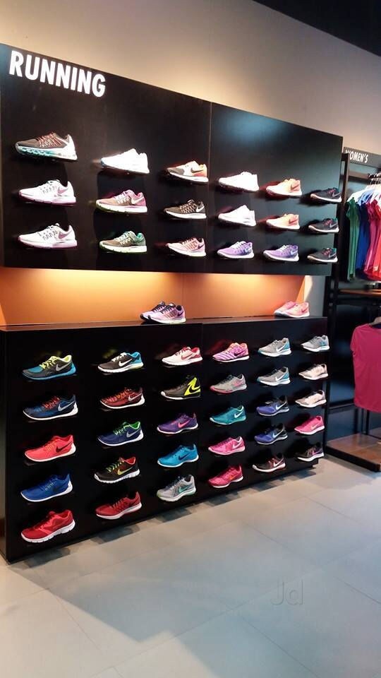 connaught place nike showroom