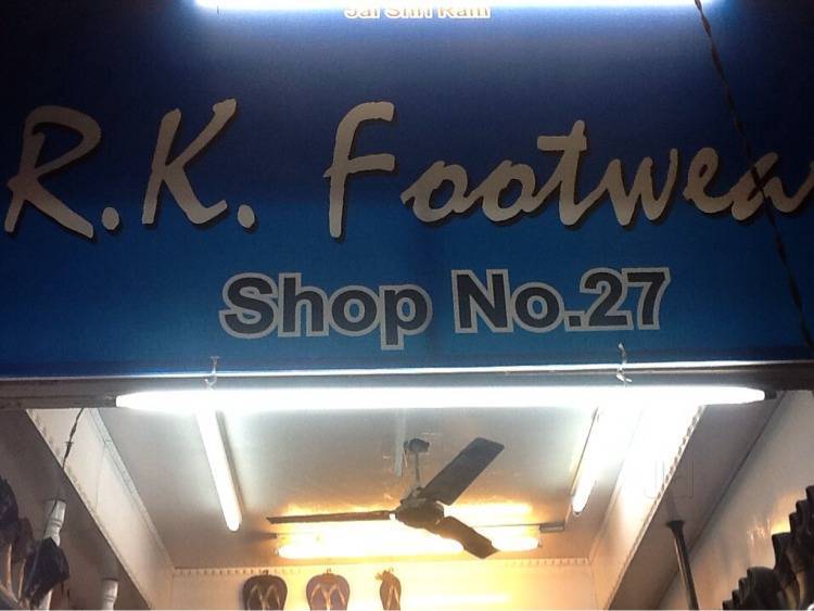 Popular Fila Shoe Dealers in Rohini Sector 7 Delhi