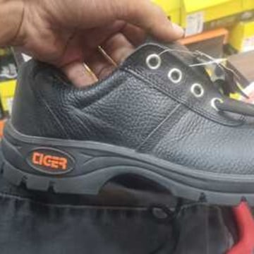 Ciger safety shoes price store
