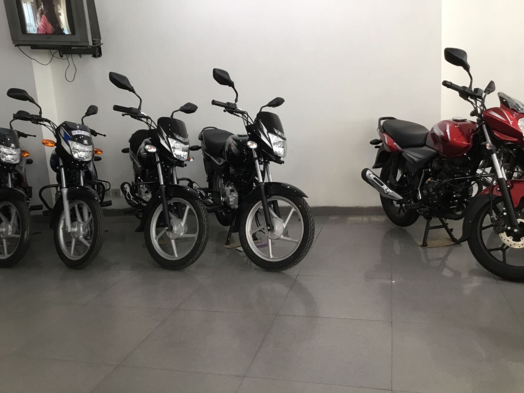 Dewan Bajaj in Green Park Extension Delhi Best Bajaj Motorcycle Dealers near me in Delhi Justdial