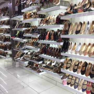 max footwear tilak nagar