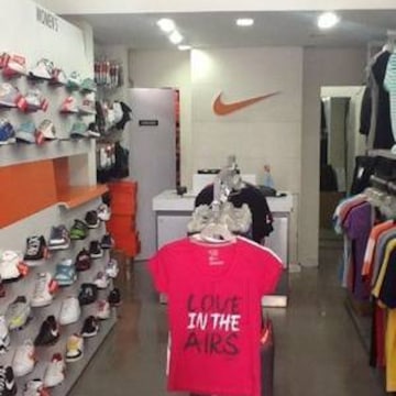 Nike sportswear retailers sales