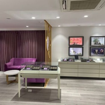 Caratlane Store in Vikas Marg Delhi Best Jewellery Showrooms near me in Delhi Justdial