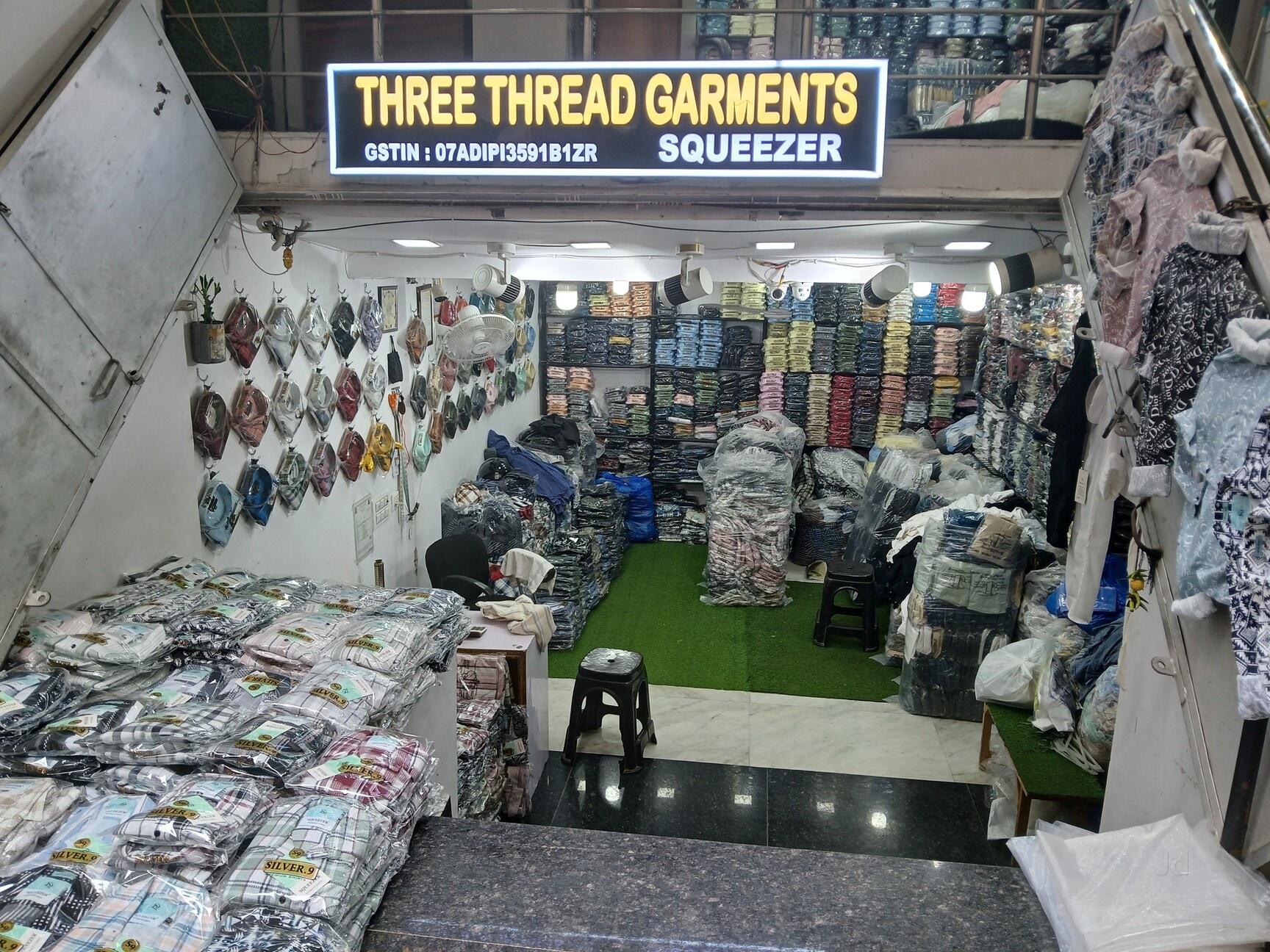 Wholesale near me clothing top