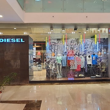 Diesel jeans outlet near me best sale