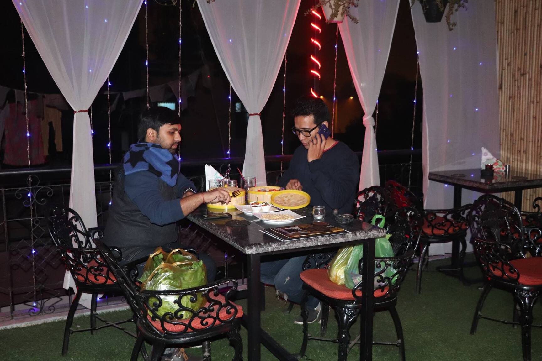 Sperma bilan qoplangan qizlar (fotosuratlar, rasmlar)