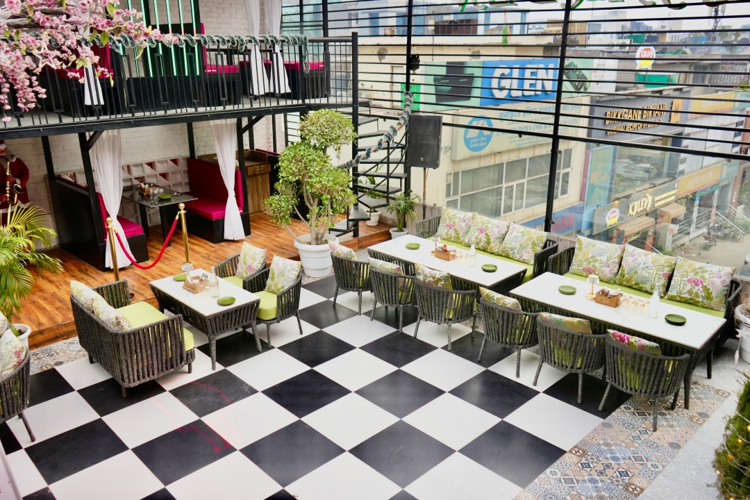 The Beer Garden in Noida Sector 63,Noida - Book a Table - Best Lounge Bars  near me in Noida - Justdial