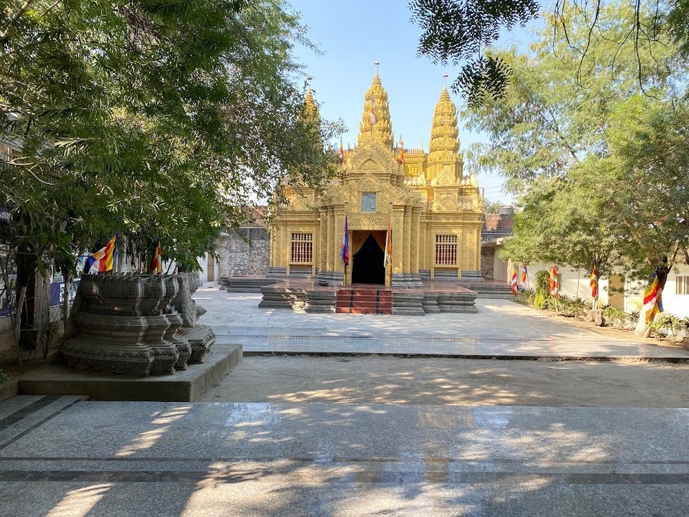 https://content.jdmagicbox.com/v2/comp/delhi/m3/011pxx11.xx11.220318163251.x5m3/catalogue/cambodian-buddhist-temple-chhatarpur-enclave-delhi-buddhist-temples-4kop15bcs3.jpg