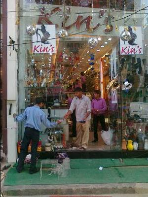 Red chief showroom in karol bagh online