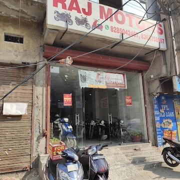Second hand scooty in rohini sales