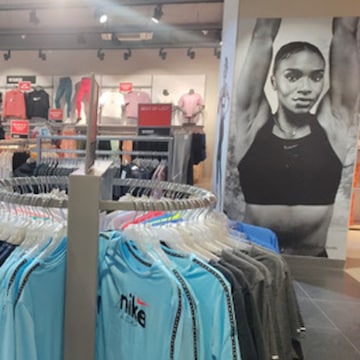 nike factory outlet sector 14