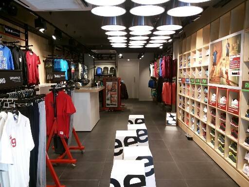 Reebok lajpat nagar clearance
