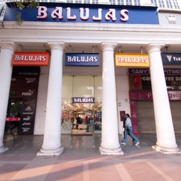 nike connaught place