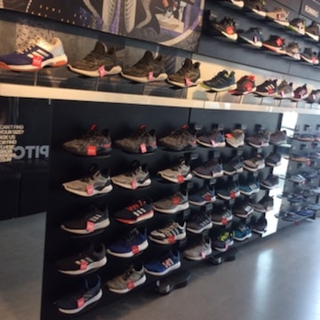 adidas model town