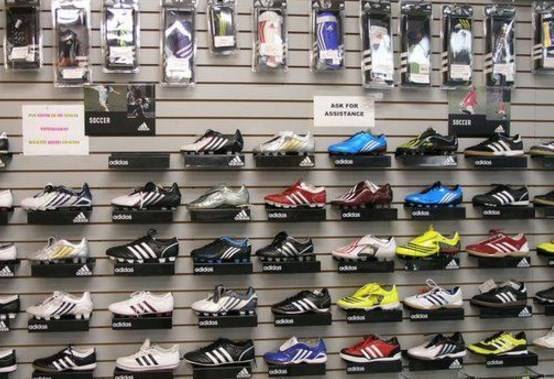 outlet adidas nike
