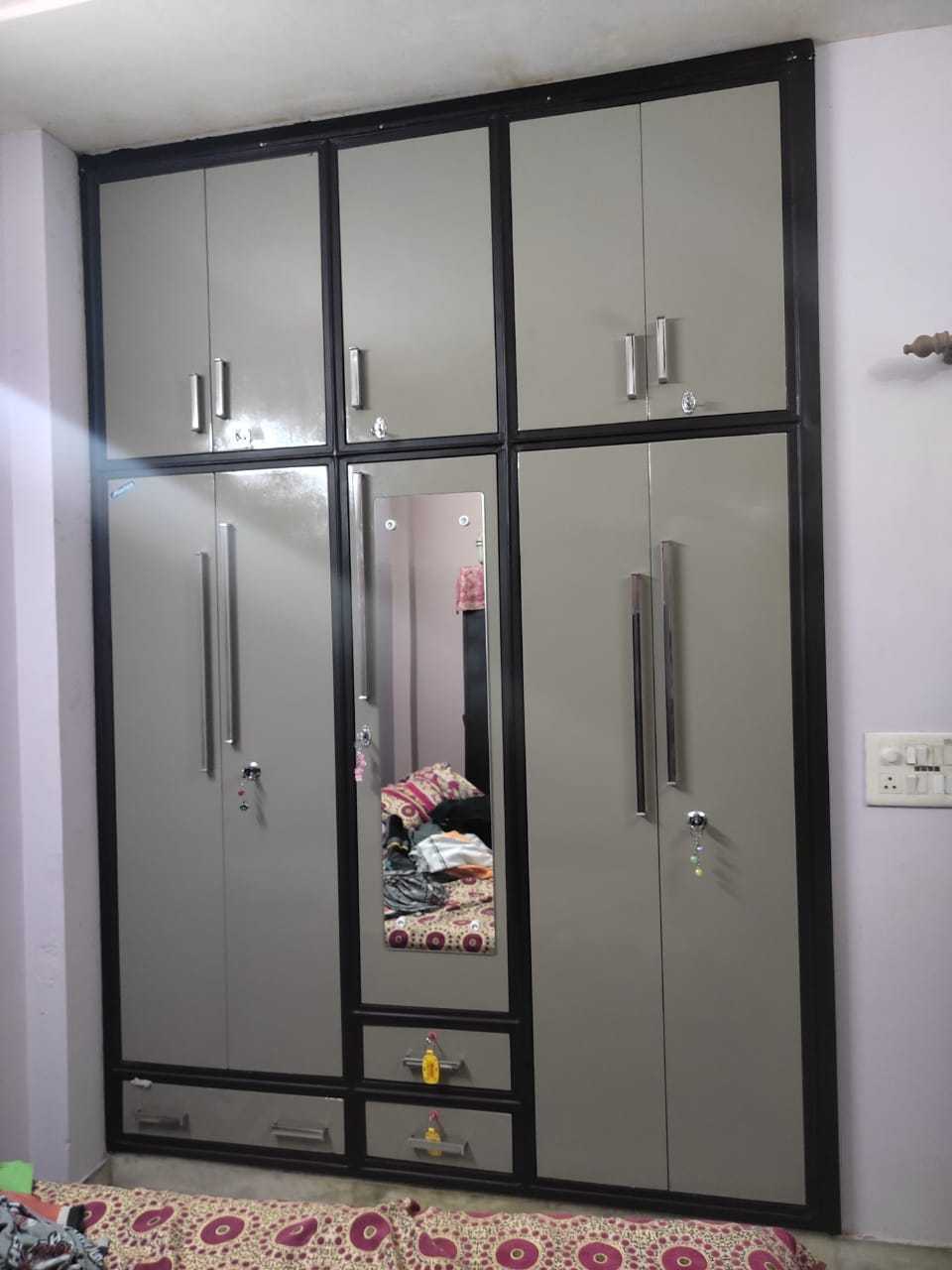 Iron almirah painter near me discount