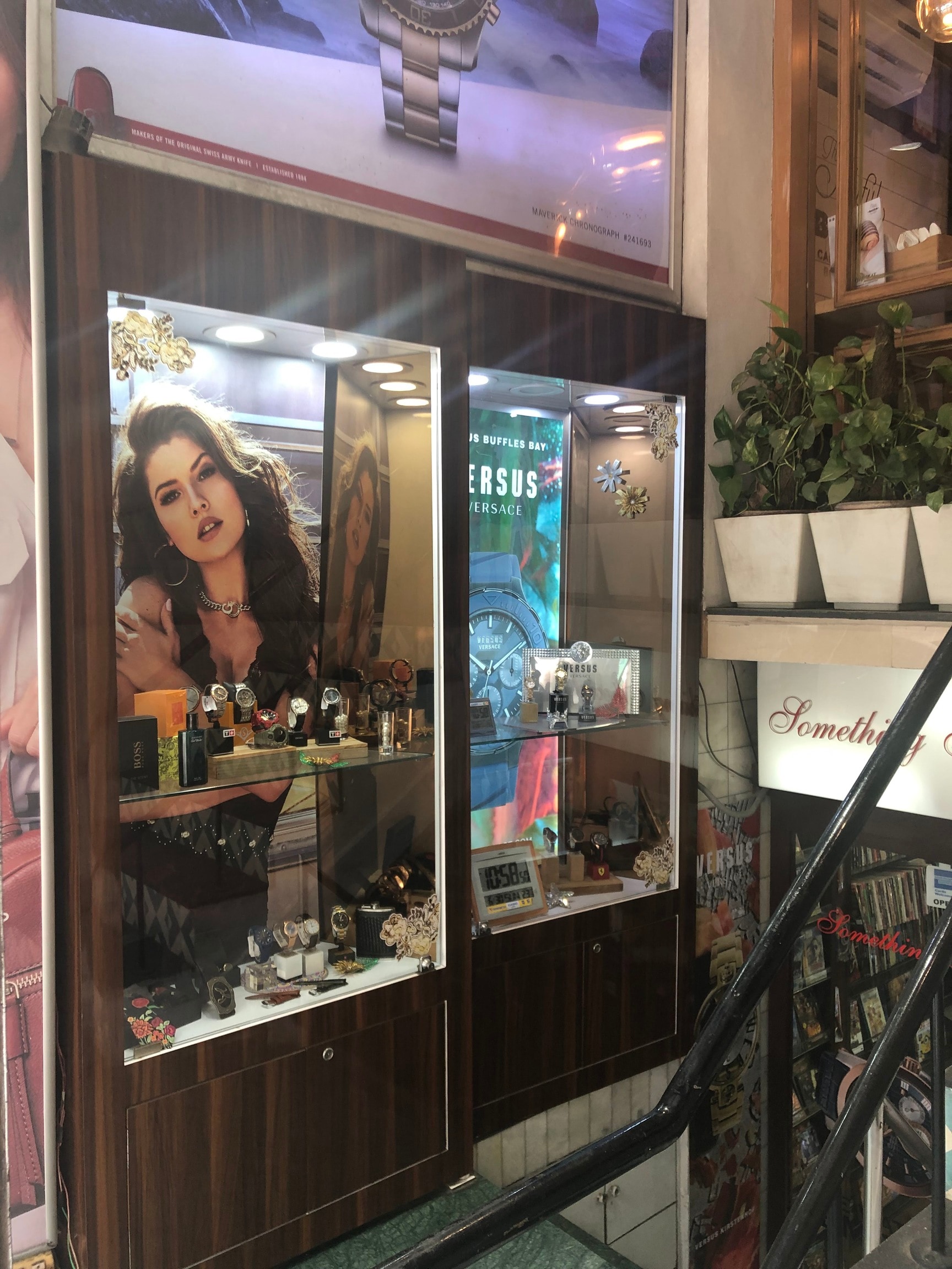 Watch shop in khan market sales