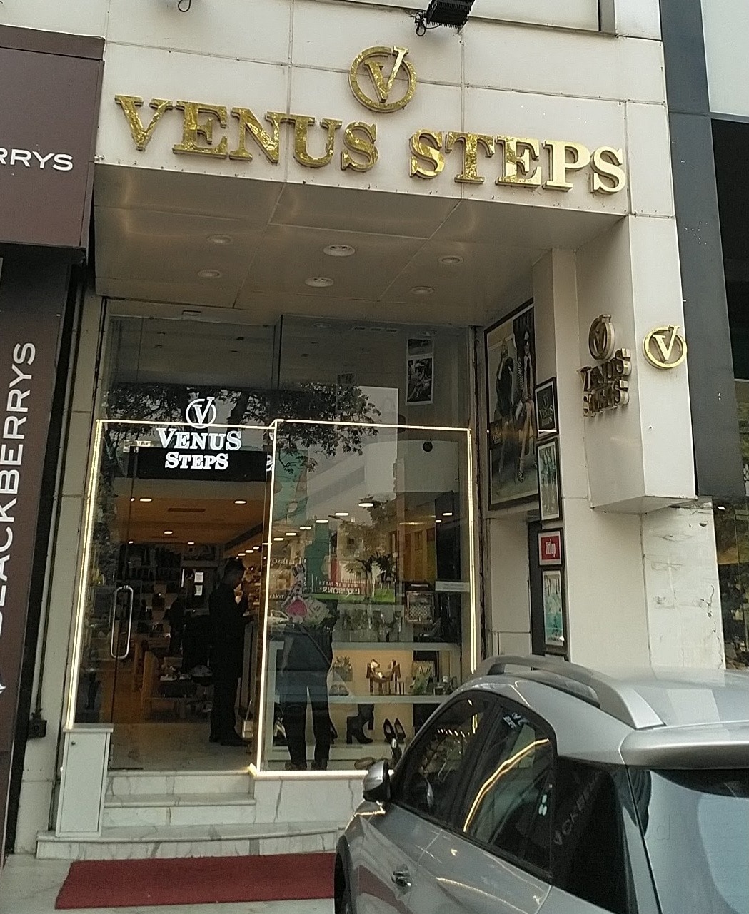Top Crocs Shoe Dealers near Ambience Mall Vasant Kunj Best Crocs Shoe Dealers Delhi Justdial