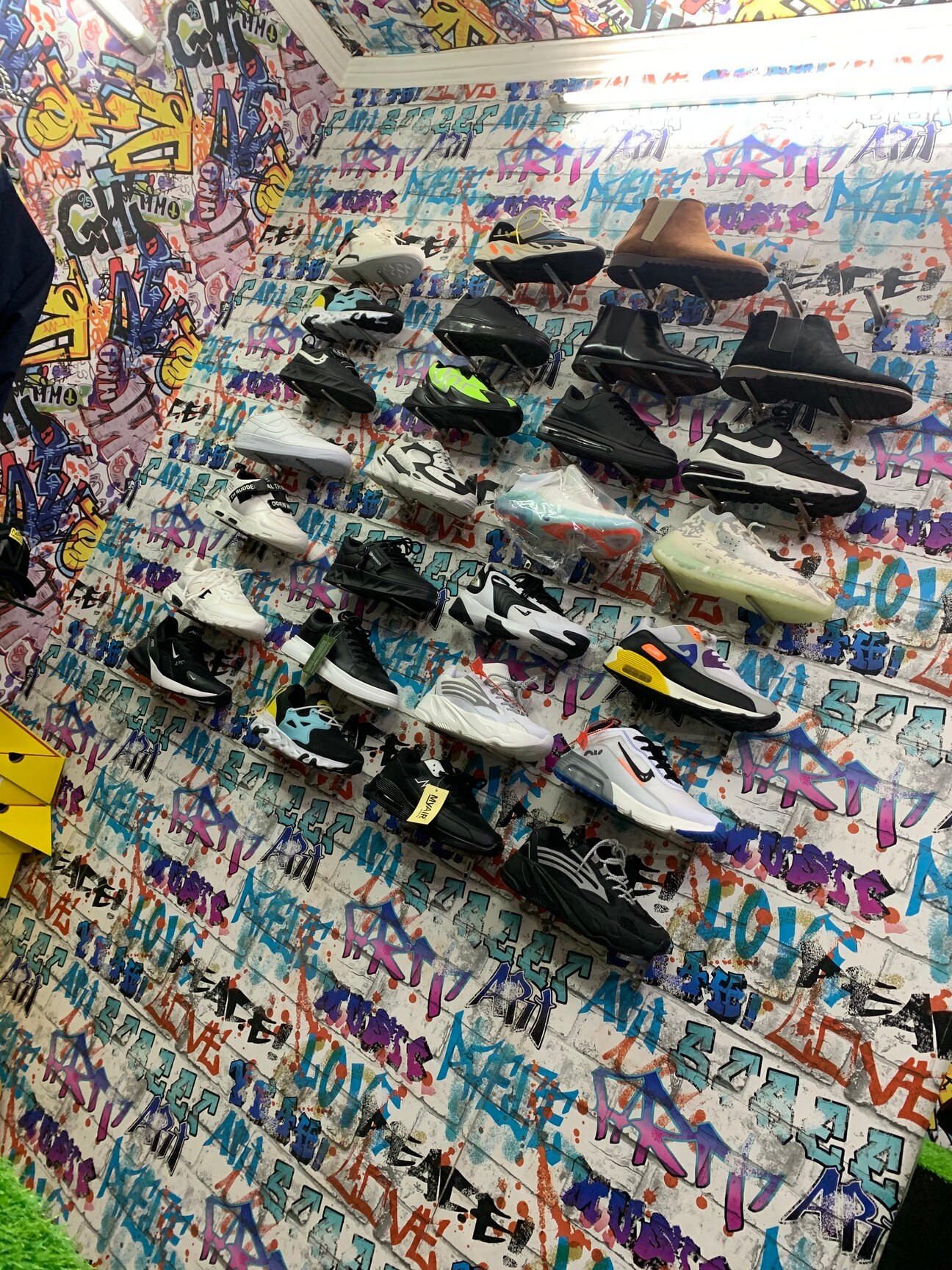 nike factory outlet in tilak nagar