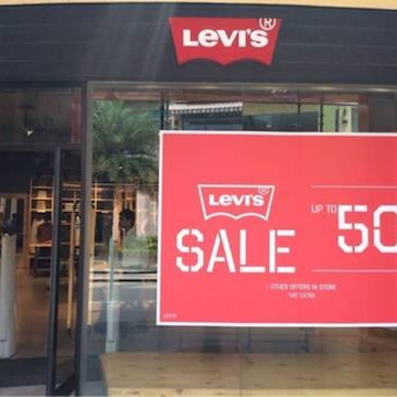 Mens levis near me best sale