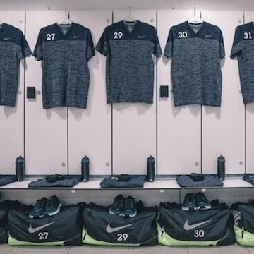 nike connaught place