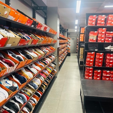 nike factory outlet moti nagar