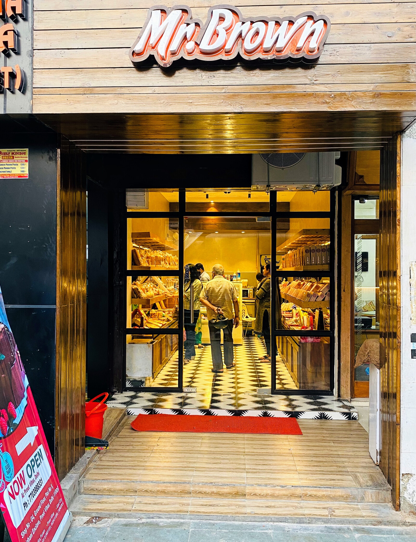 Mr. Brown Bakery | Top Bakery Franchise in India 