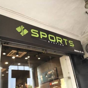 Top Converse Shoe Dealers in Connaught Place Best Converse Shoe Dealers Delhi Justdial