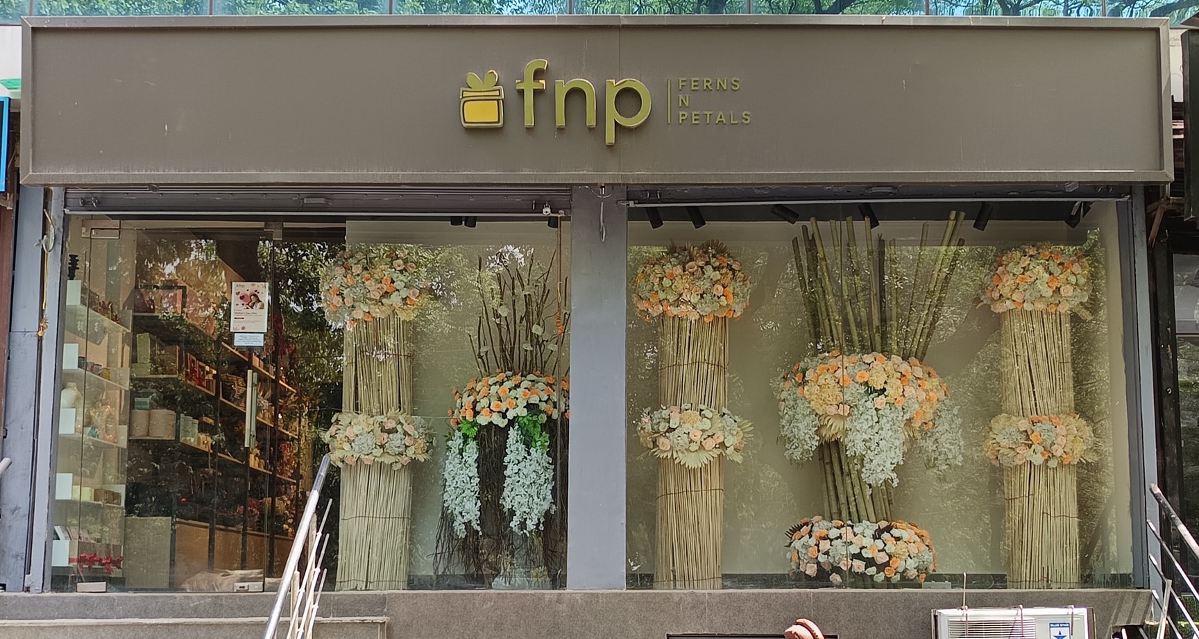 Fernsnpetals in New Friends Colony,Delhi - Best Florists near me