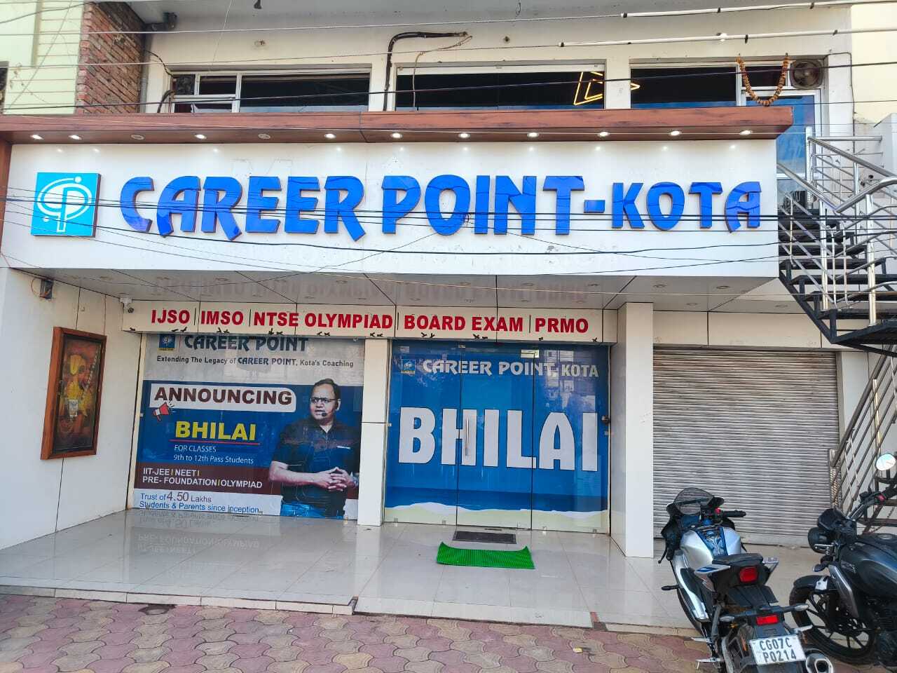 https://content.jdmagicbox.com/v2/comp/durg/a2/9999px788.x788.240125171122.x3a2/catalogue/career-point-kota-bhilai-sector-6-bhilai-tutorials-10in10i1g1.jpg