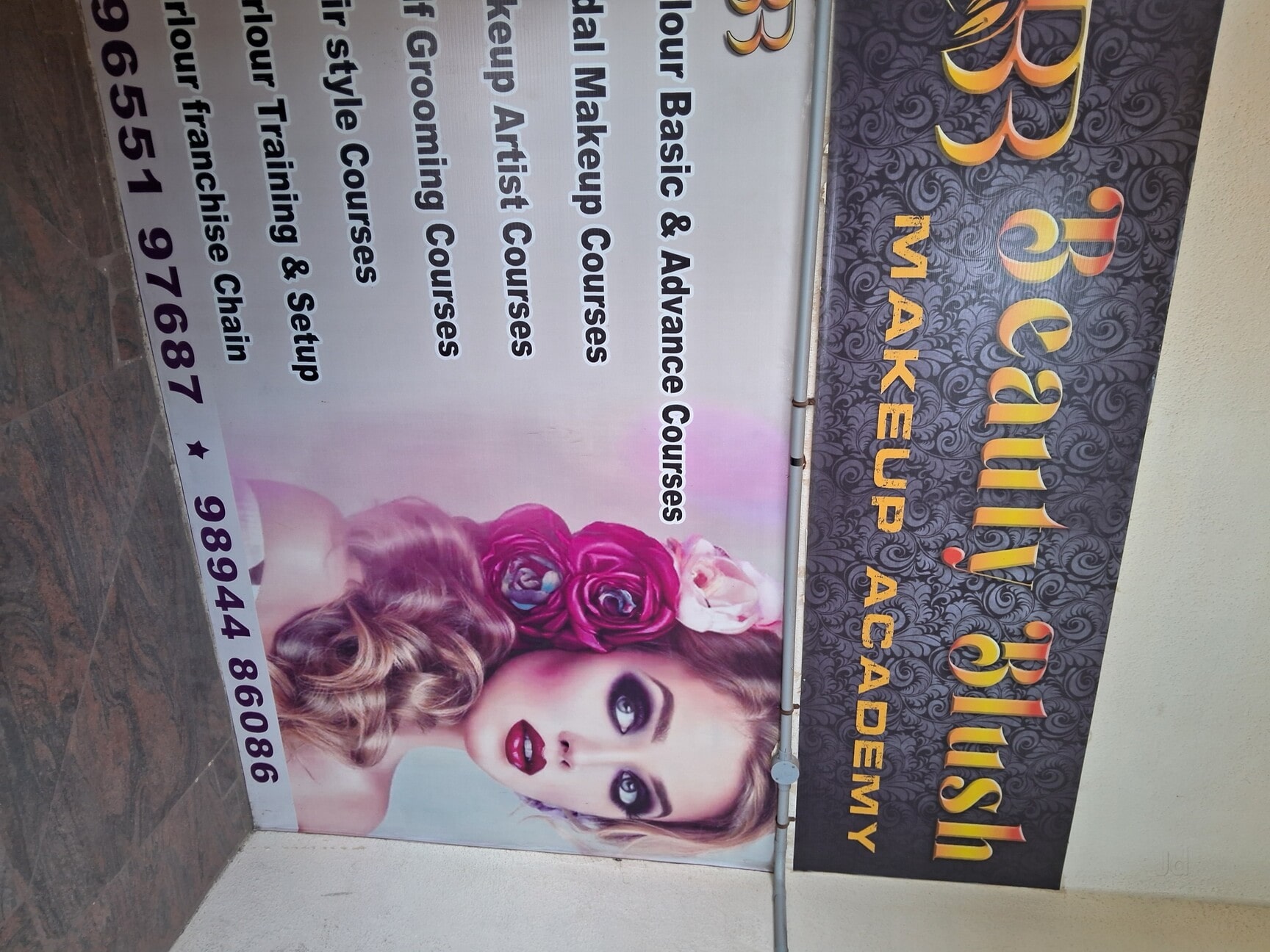 Top Beauty Parlours For Hair Extension in Karungalpalayam