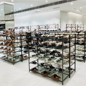 shopping mall shoe city westside shopping