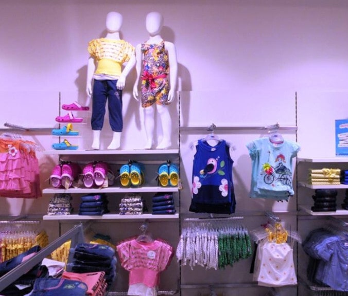 max showroom near by me